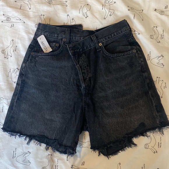 Agolde Pants - agolde cross shorts in black